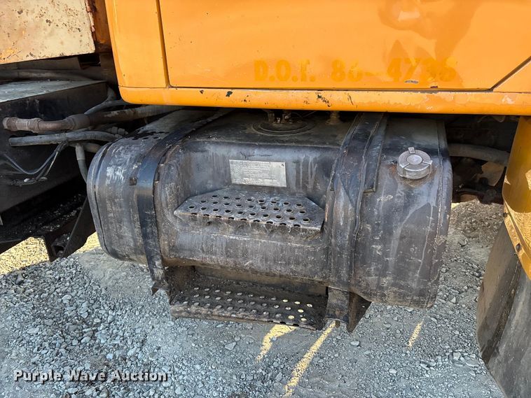 image for item IE9241 2001 International 4700 dump truck