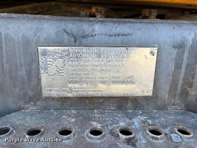 image for item IE9241 2001 International 4700 dump truck