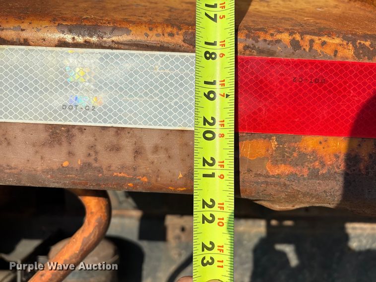 image for item IE9241 2001 International 4700 dump truck