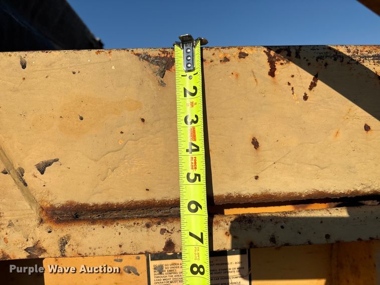 image for item IE9241 2001 International 4700 dump truck