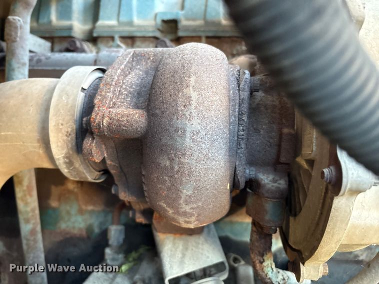 image for item IE9241 2001 International 4700 dump truck