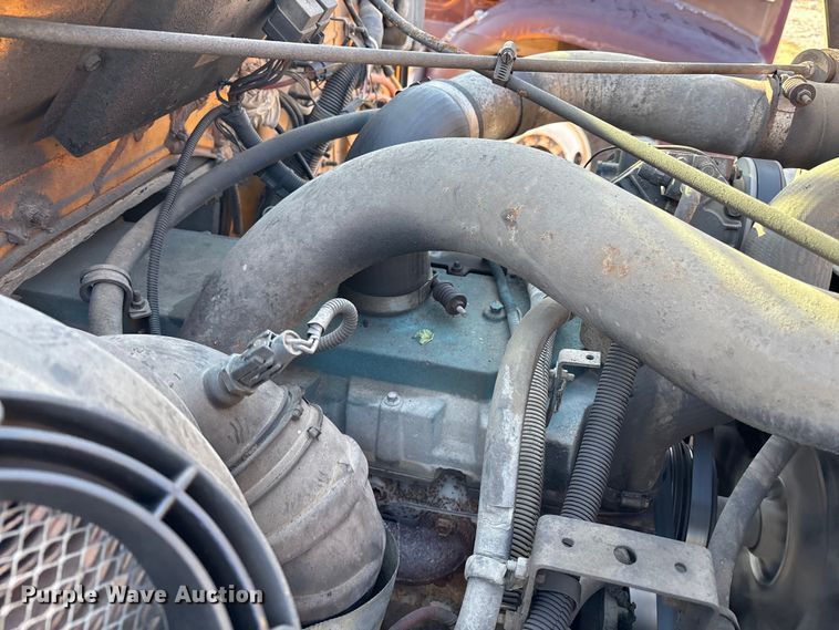 image for item IE9241 2001 International 4700 dump truck