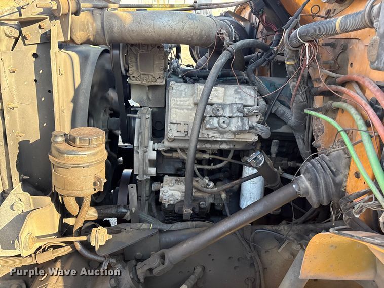 image for item IE9241 2001 International 4700 dump truck