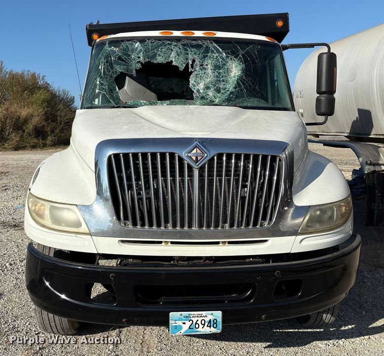 image for item IE9242 2007 International 4400 dump truck