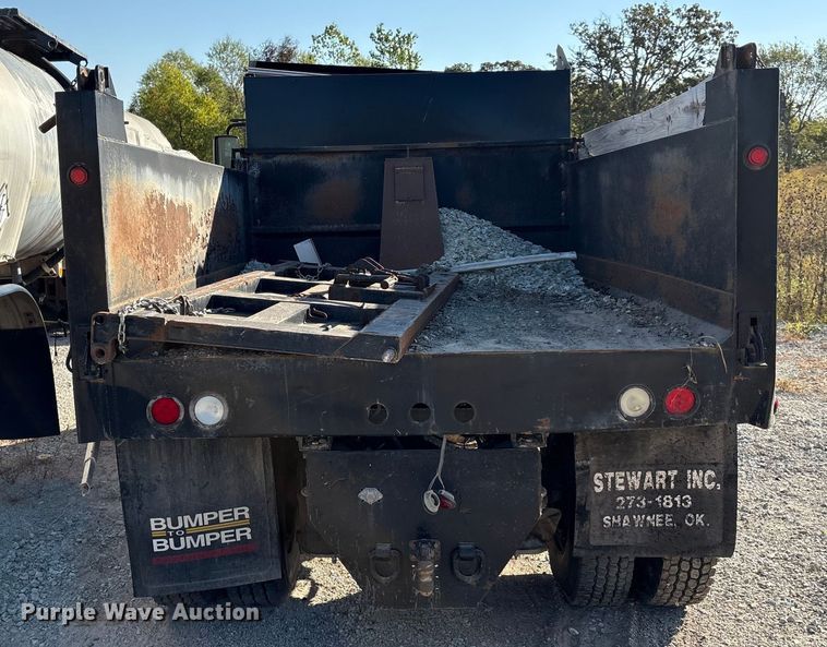 image for item IE9242 2007 International 4400 dump truck