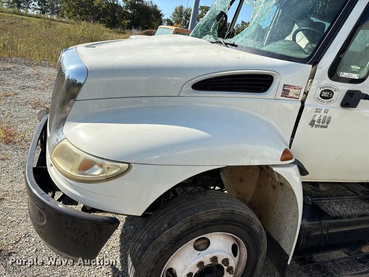 image for item IE9242 2007 International 4400 dump truck