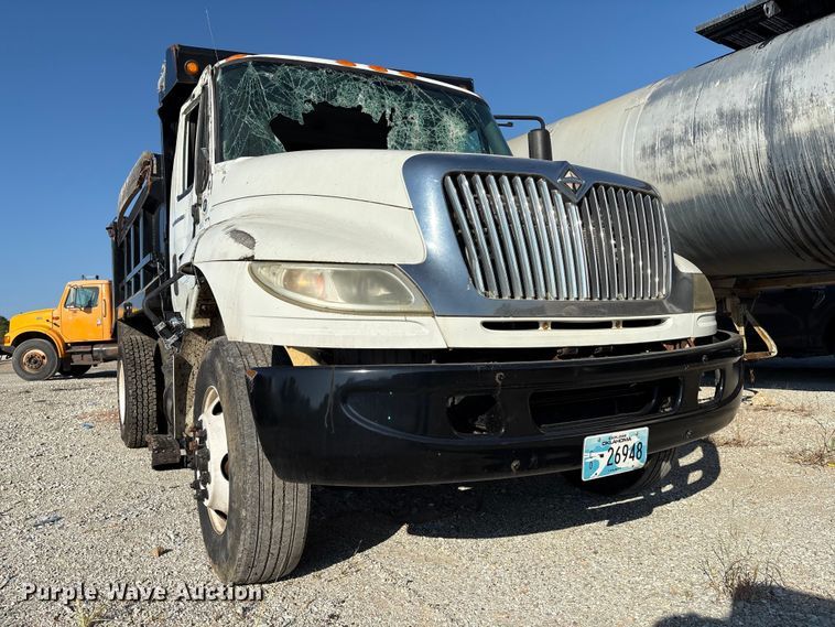 image for item IE9242 2007 International 4400 dump truck