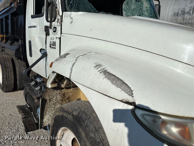 image for item IE9242 2007 International 4400 dump truck