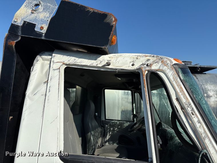 image for item IE9242 2007 International 4400 dump truck