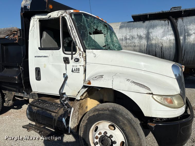 image for item IE9242 2007 International 4400 dump truck