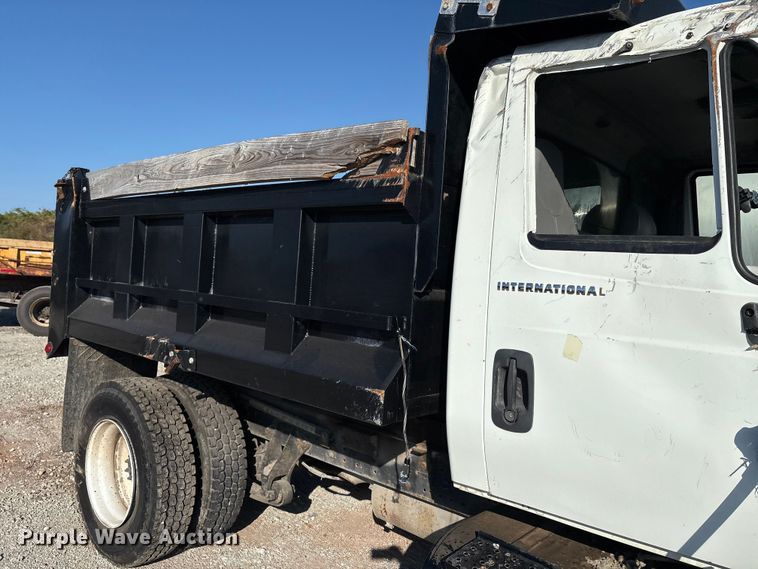 image for item IE9242 2007 International 4400 dump truck