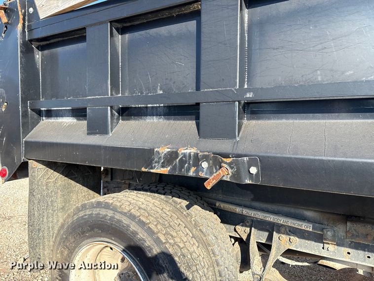 image for item IE9242 2007 International 4400 dump truck