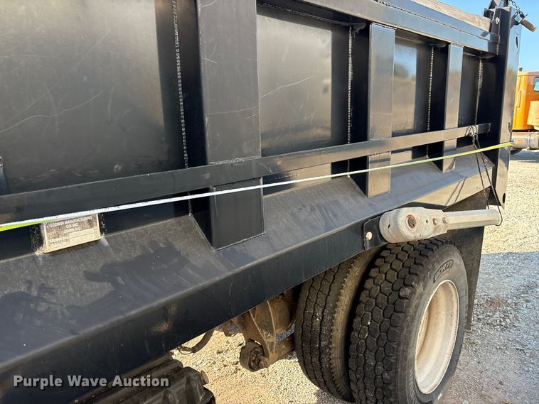 image for item IE9242 2007 International 4400 dump truck