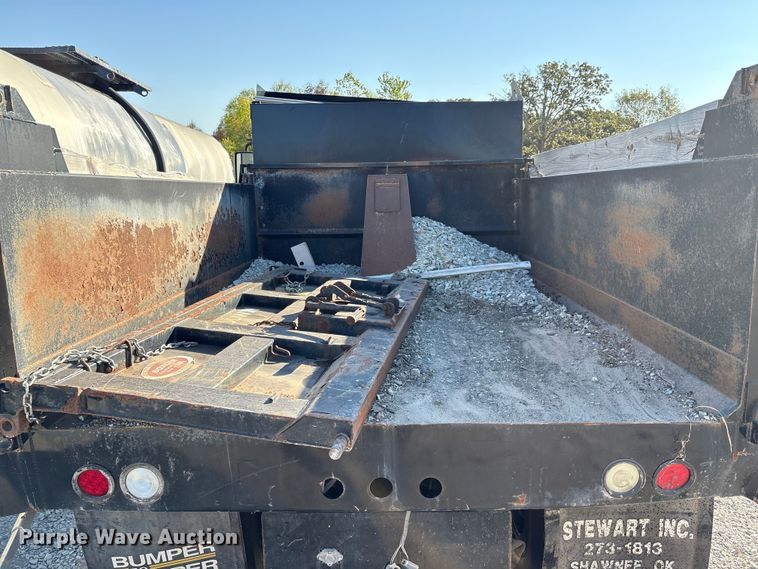 image for item IE9242 2007 International 4400 dump truck