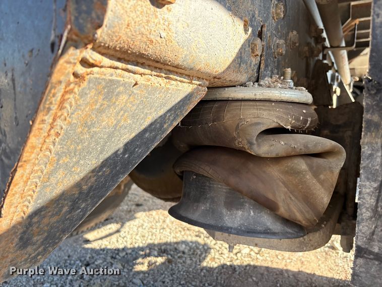 image for item IE9242 2007 International 4400 dump truck