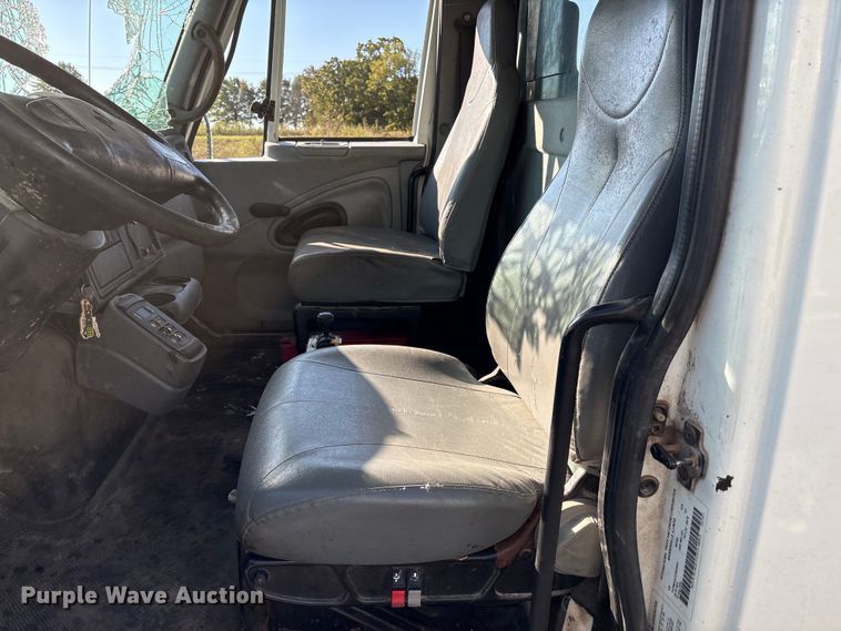 image for item IE9242 2007 International 4400 dump truck