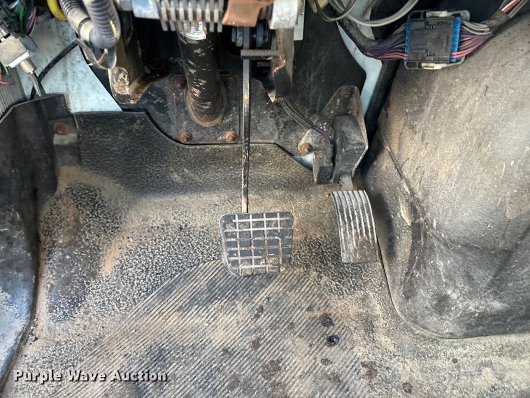 image for item IE9242 2007 International 4400 dump truck