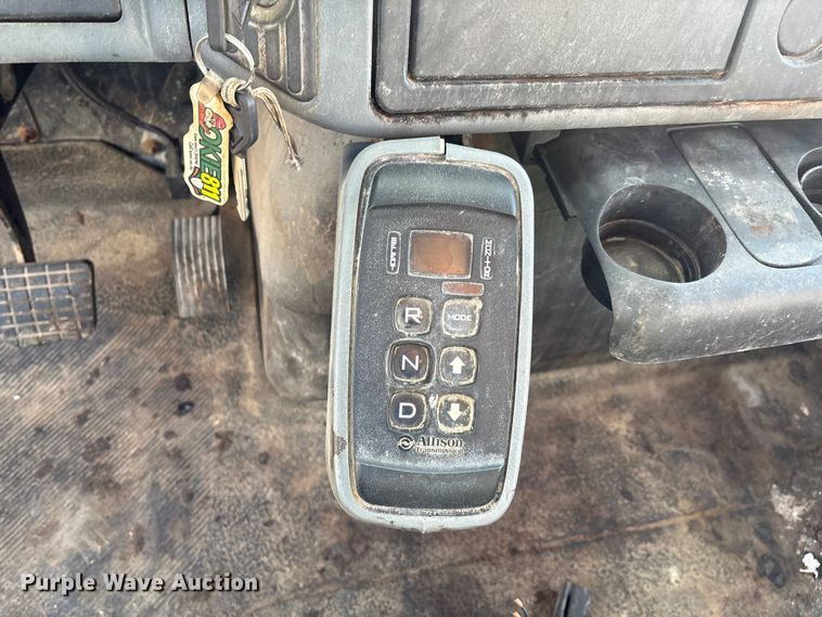 image for item IE9242 2007 International 4400 dump truck