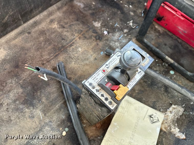 image for item IE9242 2007 International 4400 dump truck