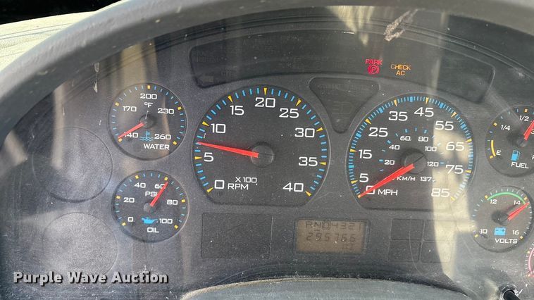 image for item IE9242 2007 International 4400 dump truck