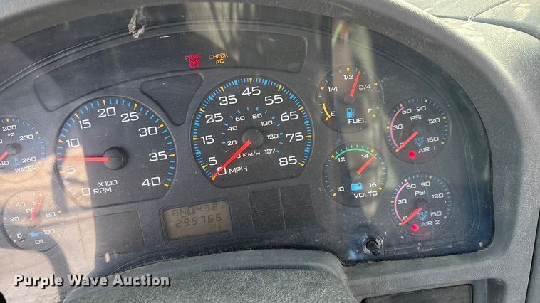 image for item IE9242 2007 International 4400 dump truck