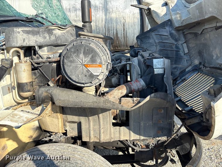 image for item IE9242 2007 International 4400 dump truck