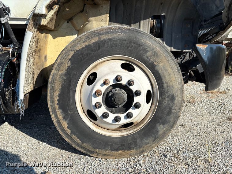 image for item IE9242 2007 International 4400 dump truck