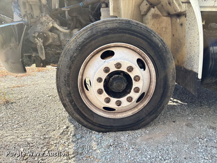 image for item IE9242 2007 International 4400 dump truck