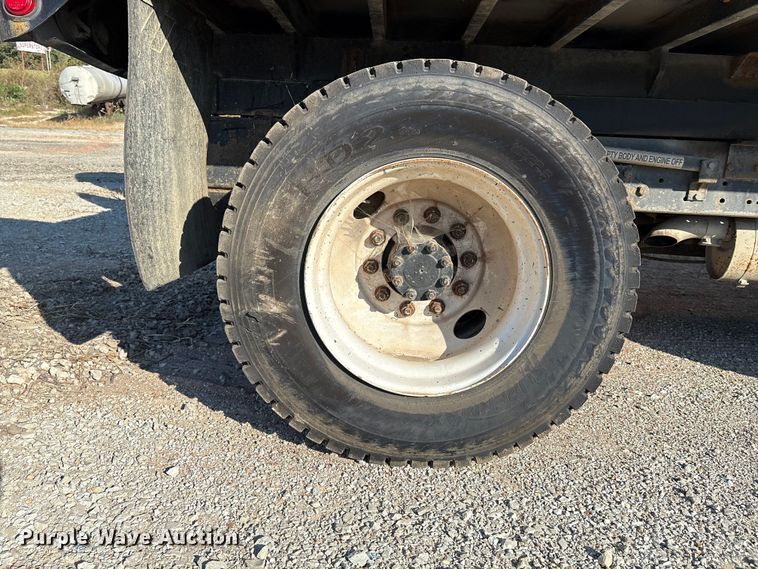 image for item IE9242 2007 International 4400 dump truck