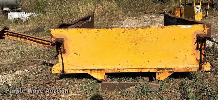 image for item IE9243 Dump bed