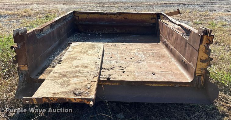 image for item IE9243 Dump bed