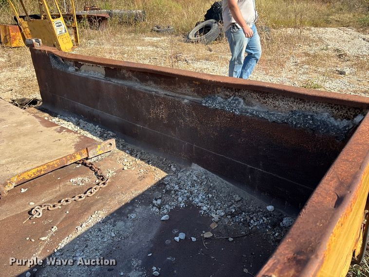 image for item IE9243 Dump bed