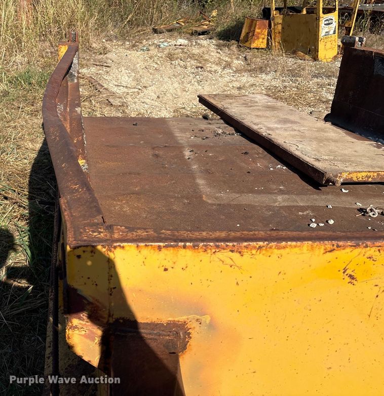 image for item IE9243 Dump bed