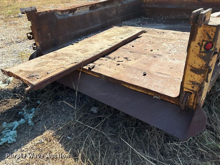 image for item IE9243 Dump bed