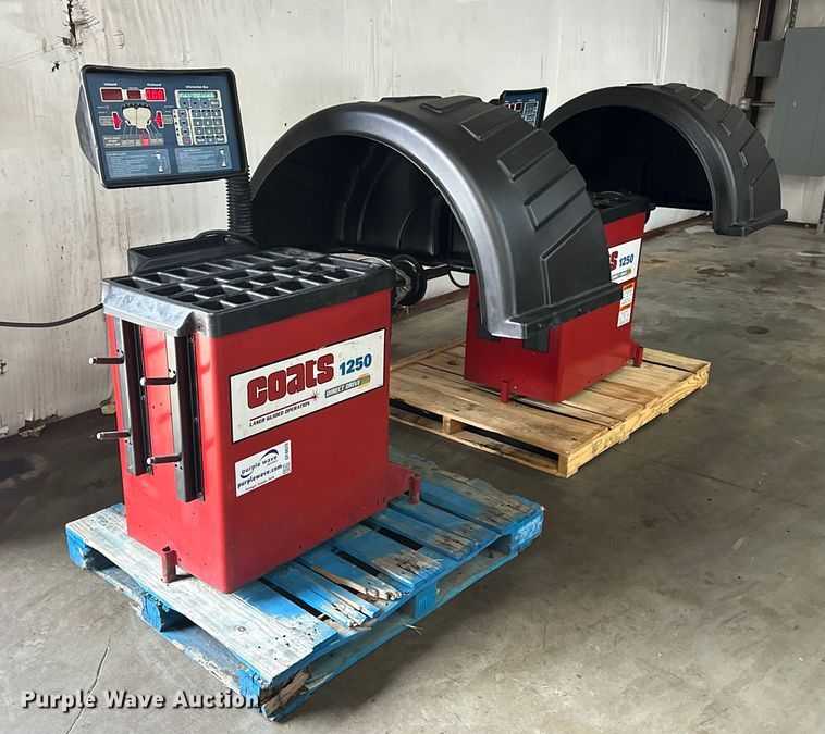 image for item DF8629 (2) Coats 1250 tire balance machines