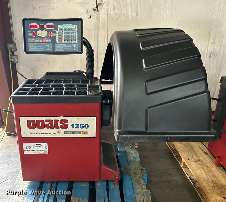 image for item DF8629 (2) Coats 1250 tire balance machines