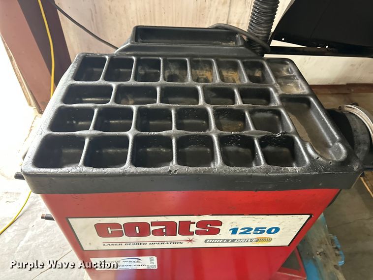 image for item DF8629 (2) Coats 1250 tire balance machines