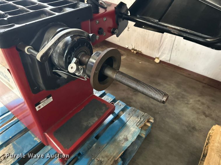 image for item DF8629 (2) Coats 1250 tire balance machines