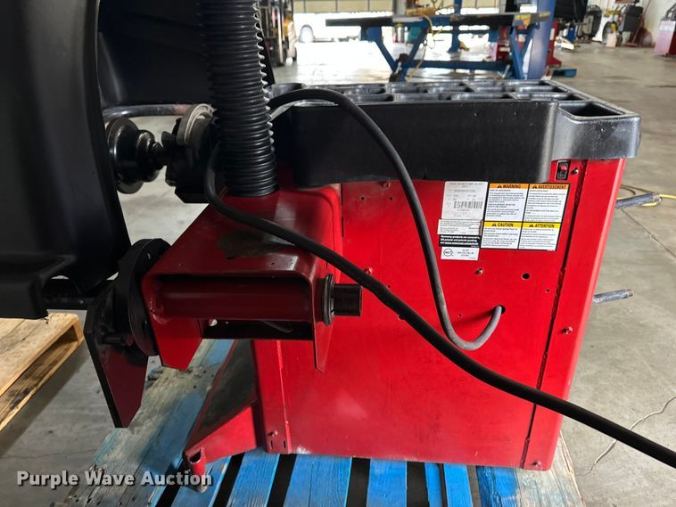 image for item DF8629 (2) Coats 1250 tire balance machines