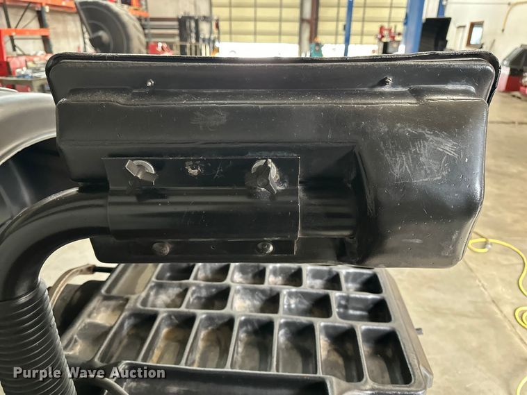 image for item DF8629 (2) Coats 1250 tire balance machines