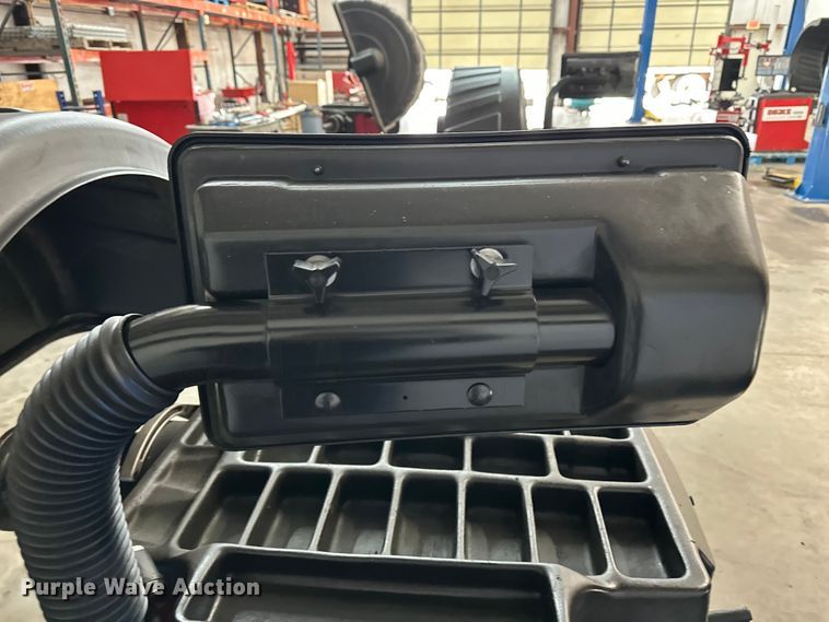 image for item DF8629 (2) Coats 1250 tire balance machines