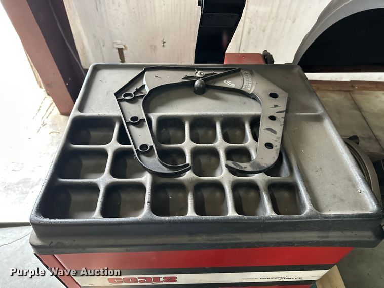 image for item DF8631 Coats 1400 tire balancer