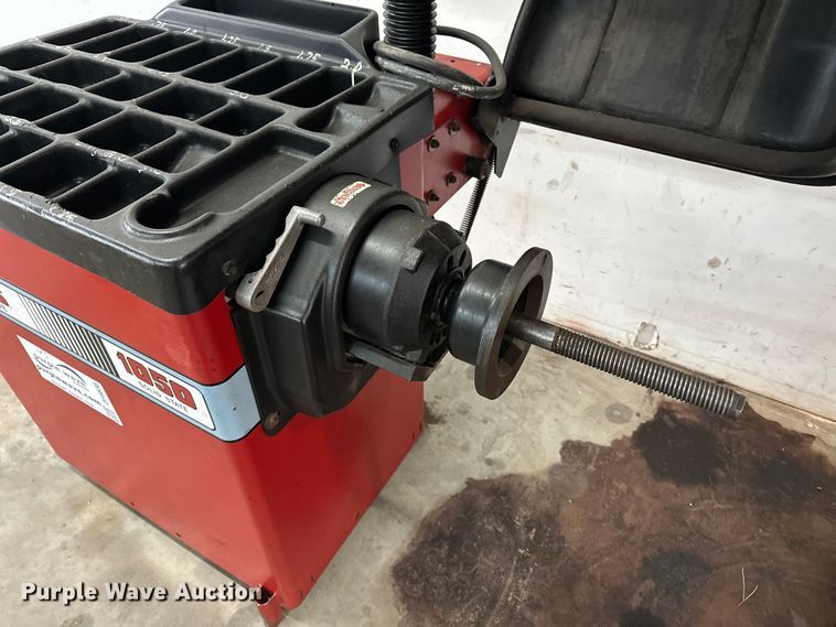 image for item DF8636 (3) tire machines