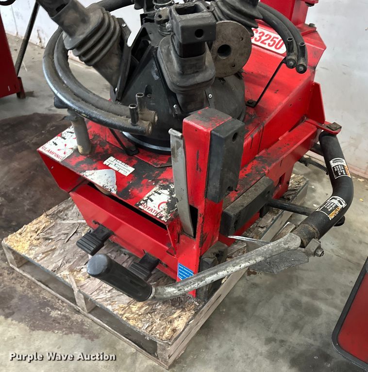 image for item DF8636 (3) tire machines