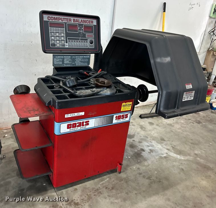 image for item DF8636 (3) tire machines