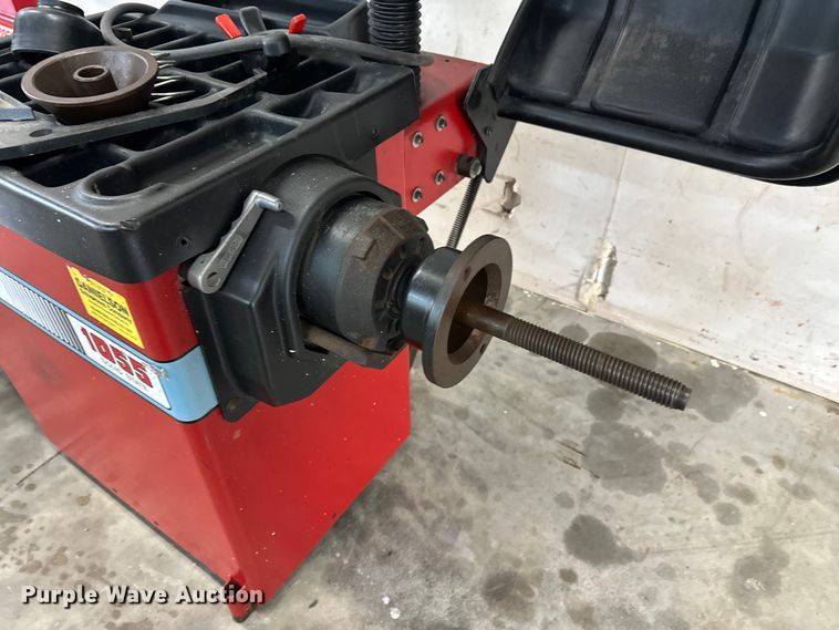 image for item DF8636 (3) tire machines