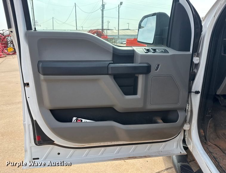 image for item DJ7784 2015 Ford F150 XL SuperCab pickup truck