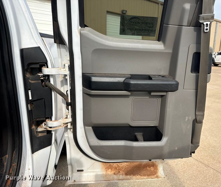 image for item DJ7784 2015 Ford F150 XL SuperCab pickup truck