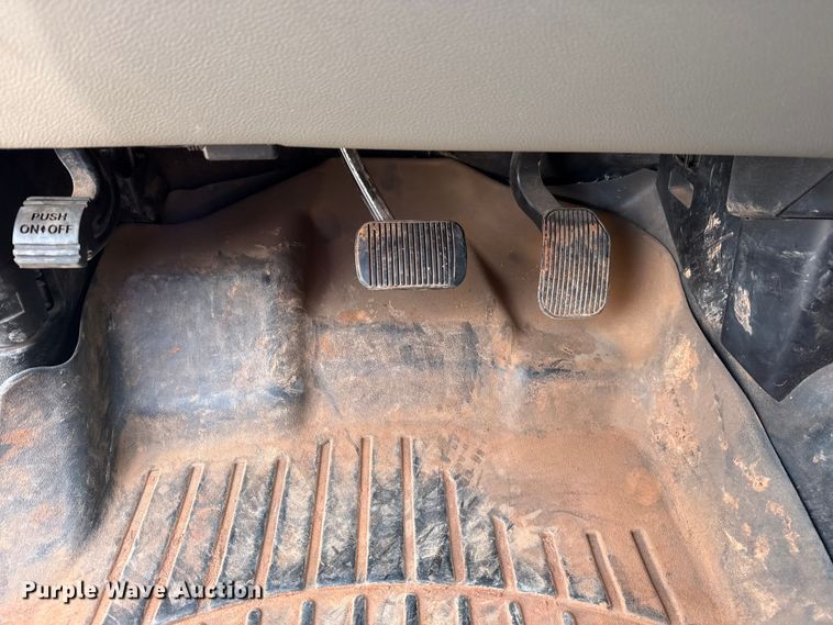 image for item DJ7784 2015 Ford F150 XL SuperCab pickup truck