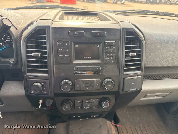 image for item DJ7784 2015 Ford F150 XL SuperCab pickup truck